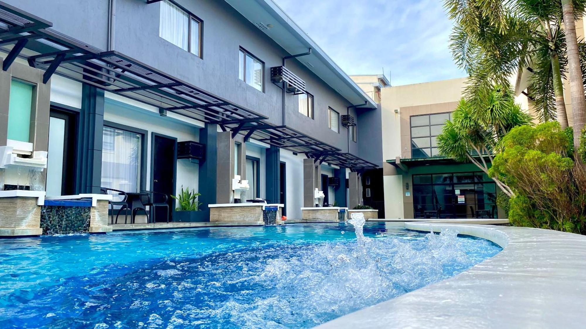 Circle Inn Hotel And Suites Bacolod Exterior foto