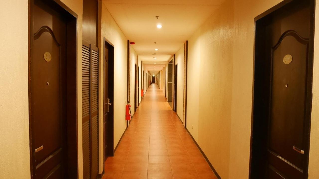 Circle Inn Hotel And Suites Bacolod Exterior foto